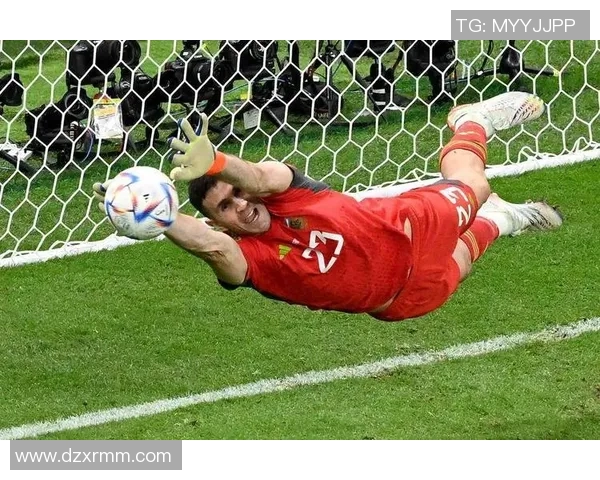 马丁内斯的传奇旅程：从草根到顶级球星的奋斗故事